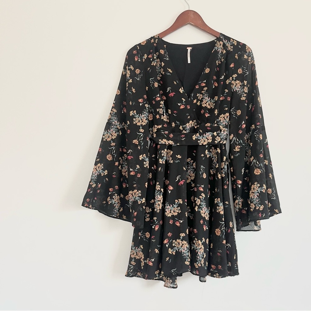 Free People Bell Sleeve Floral Black Faux Wrap Mini Dress w Belt Lined Small